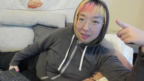 Snapshot of luxgray chatting on 12/09/24, 09:16 LuxGray online show from 12/09/24, 09:16