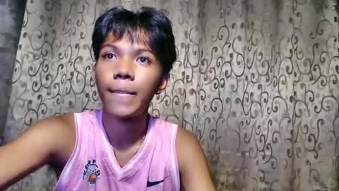 Snapshot of luxirfy_xx chatting on 09/29/25, 01:38 luxirfy online show from 09/29/25, 01:38