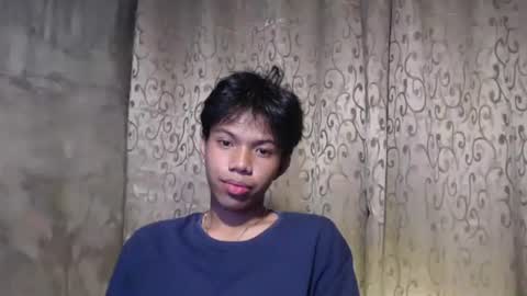 Snapshot of luxirfy_xx chatting on 10/12/25, 07:02 luxirfy online show from 10/12/25, 07:02