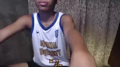 Snapshot of luxirfy_xx chatting on 10/14/25, 05:36 luxirfy online show from 10/14/25, 05:36