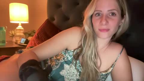 Snapshot of luxlovely111 chatting on 12/03/24, 03:41 Lucylux1 online show from 12/03/24, 03:41