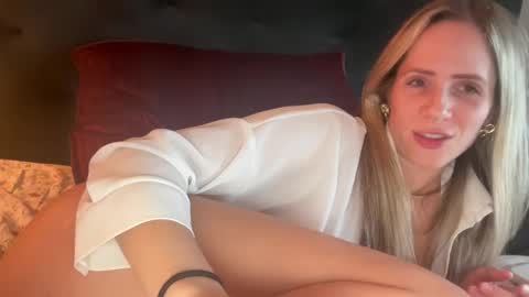 Snapshot of luxlovely111 chatting on 12/16/24, 10:56 Lucylux1 online show from 12/16/24, 10:56