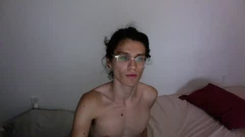 Snapshot of luxoxo222 chatting on 07/12/26, 01:29 Lu online show from 07/12/26, 01:29