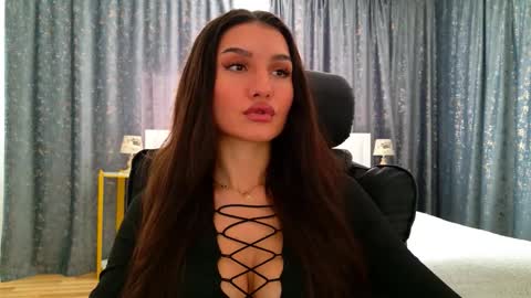 Snapshot of luxqueenstudio chatting on 03/09/26, 10:19 KarolinaAlpha online show from 03/09/26, 10:19