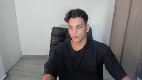 Snapshot of luxrx chatting on 06/23/26, 03:43 luxrx online show from 06/23/26, 03:43