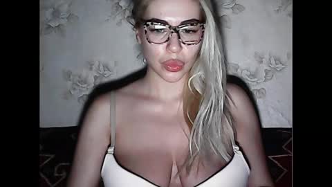 LuxSonyaStar online show from 12/04/24, 07:56