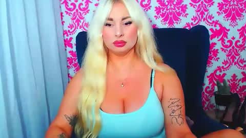 Snapshot of luxuriaaa chatting on 10/15/25, 07:25 Luxuriaa online show from 10/15/25, 07:25