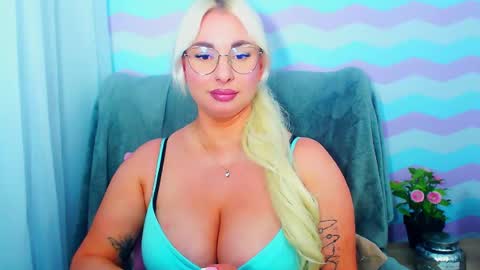 Luxuriaa online show from 06/11/26, 07:34