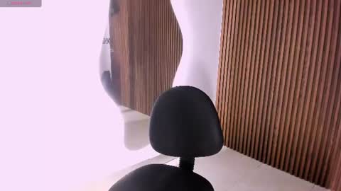 Snapshot of luxury_candy_ chatting on 06/20/26, 06:22 luxury_candy_ online show from 06/20/26, 06:22