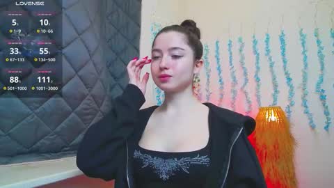 Snapshot of luxuryalma18 chatting on 03/25/26, 06:52 Alma online show from 03/25/26, 06:52
