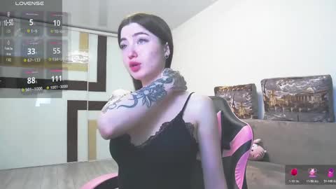 Snapshot of luxuryalma18 chatting on 05/19/26, 03:13 Alma online show from 05/19/26, 03:13