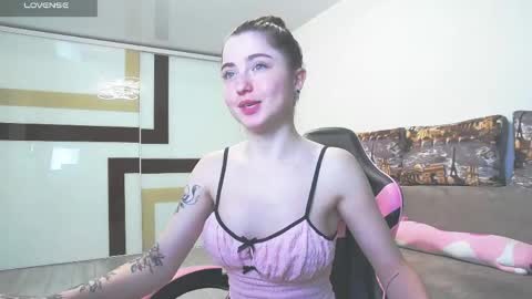 Snapshot of luxuryalma18 chatting on 06/04/26, 06:25 Alma online show from 06/04/26, 06:25