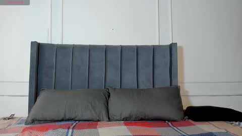 Snapshot of luxuryheaven chatting on 09/15/25, 07:03 Tommy and Polly online show from 09/15/25, 07:03