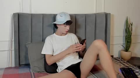 Snapshot of luxuryheaven chatting on 10/15/25, 07:03 Tommy and Polly online show from 10/15/25, 07:03