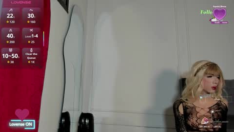 Snapshot of luxuryheaven chatting on 10/26/25, 03:45 Tommy and Polly online show from 10/26/25, 03:45