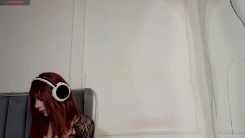 Snapshot of luxuryheaven chatting on 11/24/25, 09:03 Tommy and Polly online show from 11/24/25, 09:03