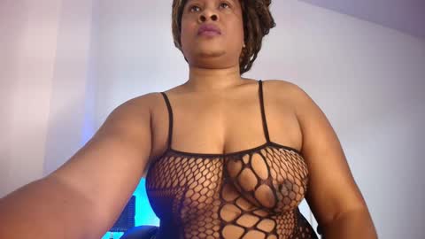 Snapshot of luxy_benet chatting on 02/27/26, 09:53 Big Benet online show from 02/27/26, 09:53