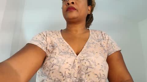 Snapshot of luxy_benet chatting on 03/16/26, 09:24 Big Benet online show from 03/16/26, 09:24