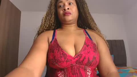 Snapshot of luxy_benet chatting on 05/18/26, 09:26 Big Benet online show from 05/18/26, 09:26