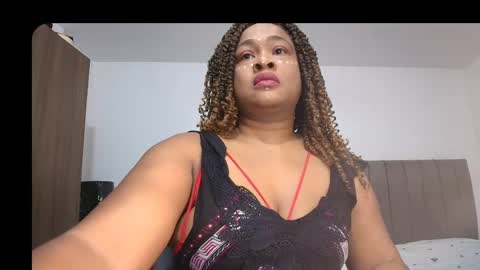 Snapshot of luxy_benet chatting on 06/03/26, 10:18 Big Benet online show from 06/03/26, 10:18