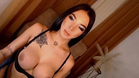 Snapshot of luxywilson chatting on 12/05/24, 06:10 luxy online show from 12/05/24, 06:10