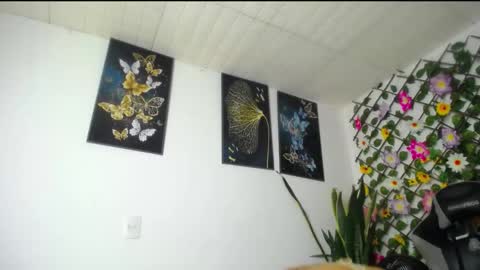 Snapshot of luzcastillo07 chatting on 10/21/25, 05:52 luzcastillo07 online show from 10/21/25, 05:52