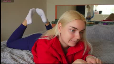 Lana online show from 10/22/25, 10:04