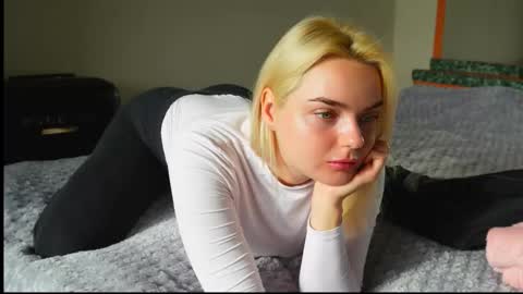 Lana online show from 10/31/25, 08:15