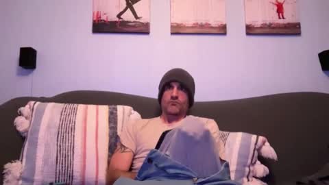 lxplaya81 online show from 10/31/25, 04:02