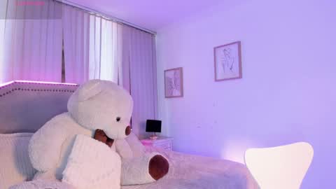 lya_brown online show from 06/09/26, 11:44