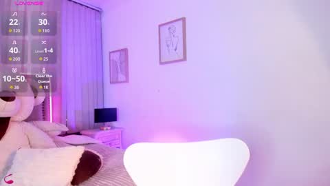 lya_brown online show from 06/25/26, 11:37