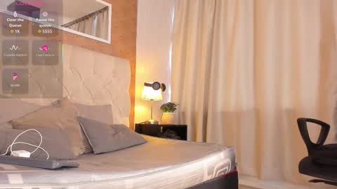 Lyan online show from 11/22/25, 07:24