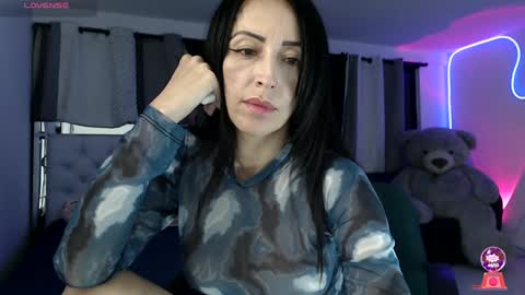 Snapshot of lyann_ chatting on 01/24/25, 12:52 Lyann online show from 01/24/25, 12:52