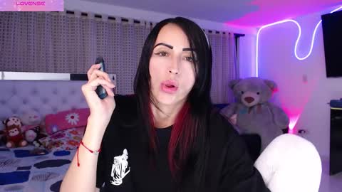 Snapshot of lyann_ chatting on 10/05/25, 02:43 Lyann online show from 10/05/25, 02:43