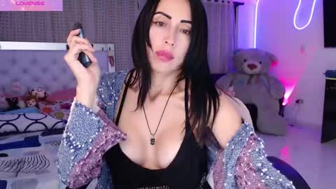 Snapshot of lyann_ chatting on 10/07/25, 02:53 Lyann online show from 10/07/25, 02:53