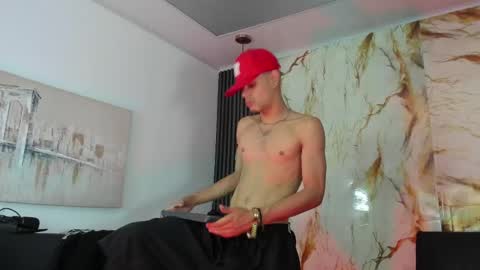 Snapshot of lycan_fox chatting on 05/30/26, 11:02 TELL ME LYCAN online show from 05/30/26, 11:02