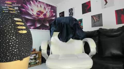 Snapshot of lycoris_ chatting on 11/22/25, 09:25 Lycoris online show from 11/22/25, 09:25