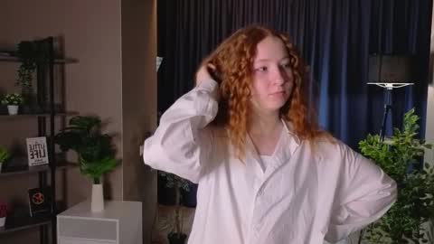 Snapshot of lydaerne chatting on 02/06/26, 01:10 Call me Liddy Im so new here show me how to get fun here please online show from 02/06/26, 01:10