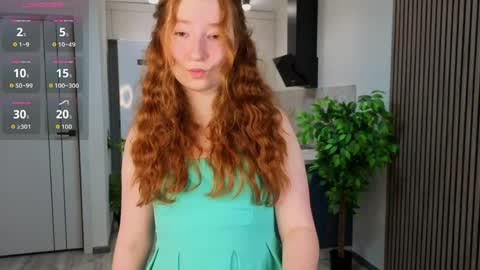 Snapshot of lydaerne chatting on 04/10/26, 01:11 Call me Liddy Im so new here show me how to get fun here please online show from 04/10/26, 01:11