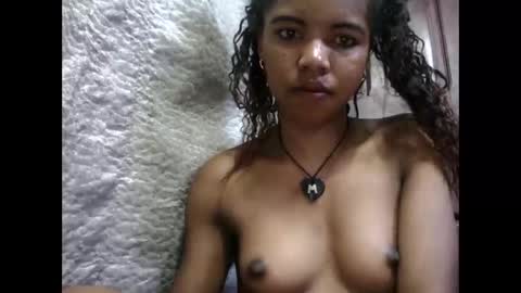 Snapshot of lydialarin chatting on 09/25/25, 05:16 Lydiah online show from 09/25/25, 05:16