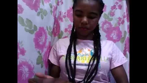 Snapshot of lydialarin chatting on 10/08/25, 08:34 Lydiah online show from 10/08/25, 08:34