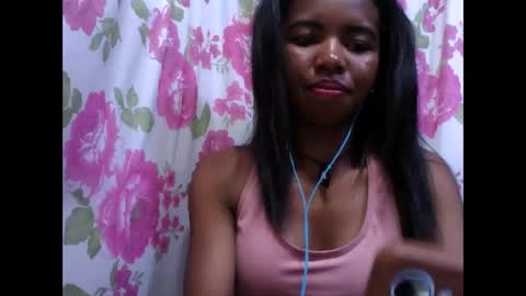 Snapshot of lydialarin chatting on 10/17/25, 02:30 Lydiah online show from 10/17/25, 02:30