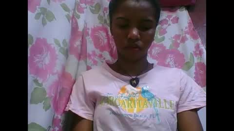 Snapshot of lydialarin chatting on 10/26/25, 05:13 Lydiah online show from 10/26/25, 05:13