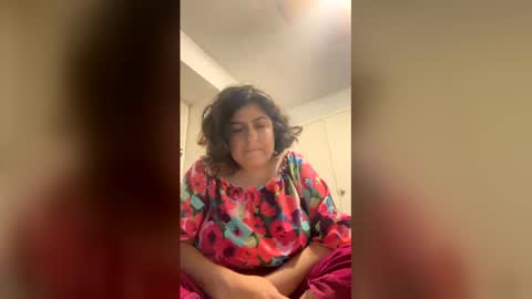 Snapshot of lydiasheer chatting on 06/09/26, 02:01 lydiasheer online show from 06/09/26, 02:01