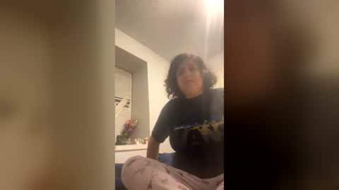 Snapshot of lydiasheer chatting on 06/12/26, 01:59 lydiasheer online show from 06/12/26, 01:59