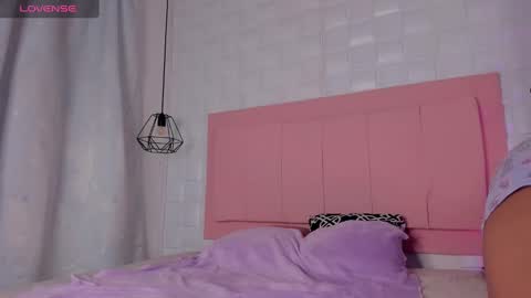Lyhana Lee online show from 12/31/24, 03:42