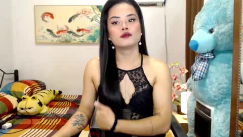 QUEEN online show from 12/14/25, 02:17