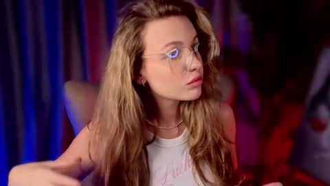 simply Eliza  online show from 09/19/25, 01:56