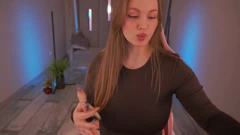 lylanimfa online show from 03/05/25, 10:00