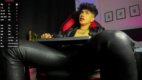 Lyle Bennett Freelance Model online show from 07/17/26, 03:39